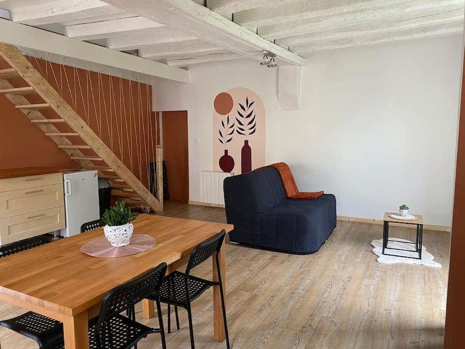 Petite Maison De Bourg * Noyers (Loiret)