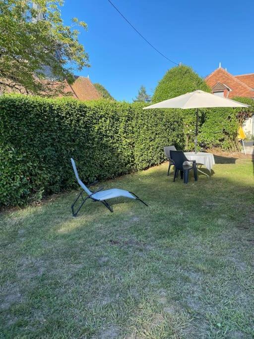 Petite Maison De Bourg * Noyers (Loiret)